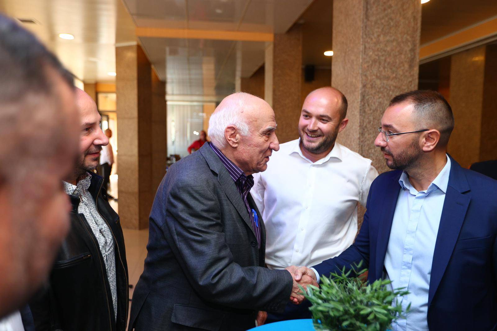  Среща на Антон Хекимян 